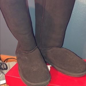 Never worn cute dark brown bearpaw boots!